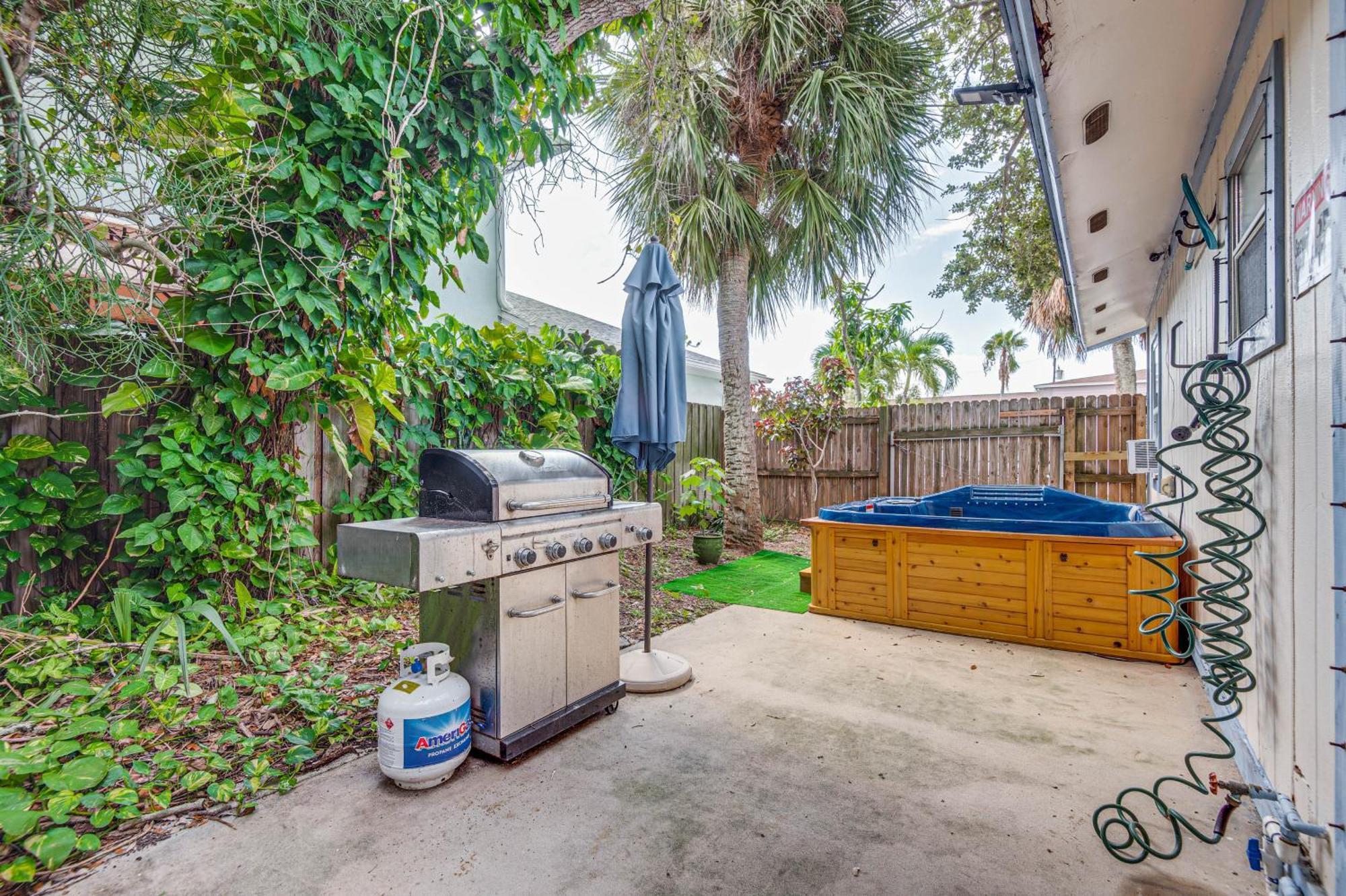 Cape Canaveral Cottage With Hot Tub Walk To Beach Exterior foto