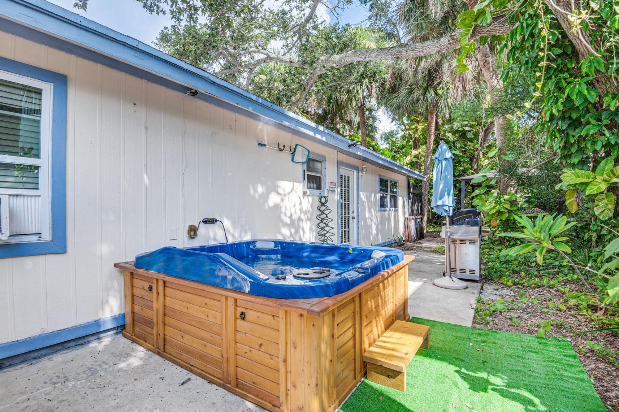 Cape Canaveral Cottage With Hot Tub Walk To Beach Exterior foto